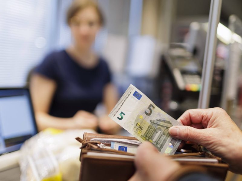 Immer weniger Kaufkraft für Bürgergeld-Empfänger.