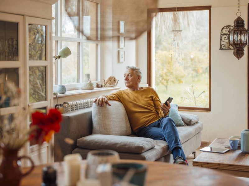Die Linksfraktion schlägt ein gesetzliches Tausch-Geschäft zwischen Senioren und Familien vor. Der Deutsche Mieterbund befürwortet den Vorschlag.