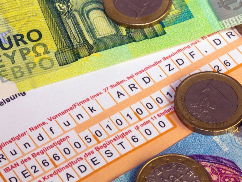 Medienberichten zufolge könnte der GEZ-Beitrag steigen. Was plant die ARD? Und mit wie viel Erhöhung müssen die deutschen Haushalte rechnen?