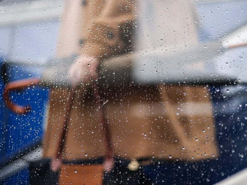 Regen Auto Fensterscheibe