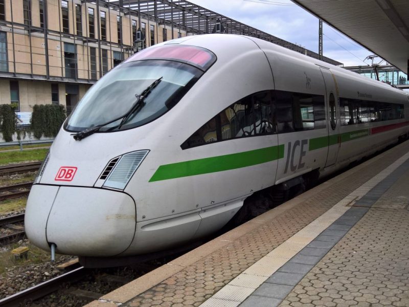 Deutsche Bahn Fernverkehrszug