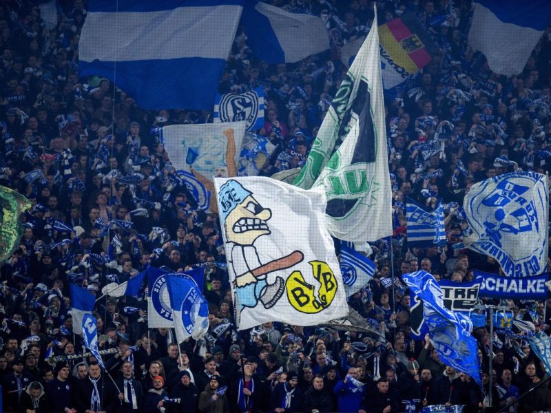 Normalerweise sind die Fans des FC Schalke 04 nicht so BVB-freundlich.