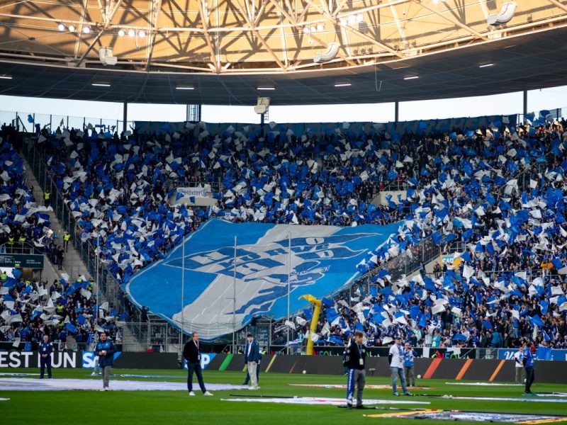 Schlimmer Vorfall beim Gastspiel des FC Schalke 04 in Hoffenheim.