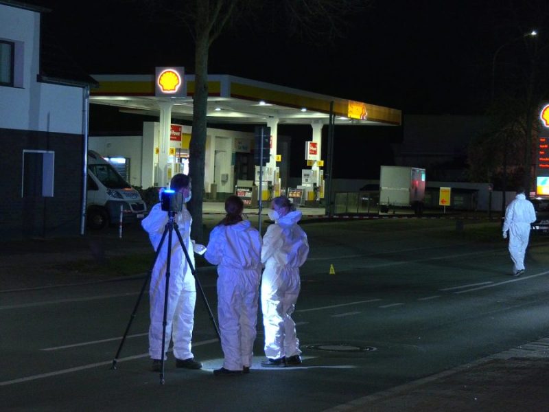 Tankstelle in Moers (NRW), Spurensicherung