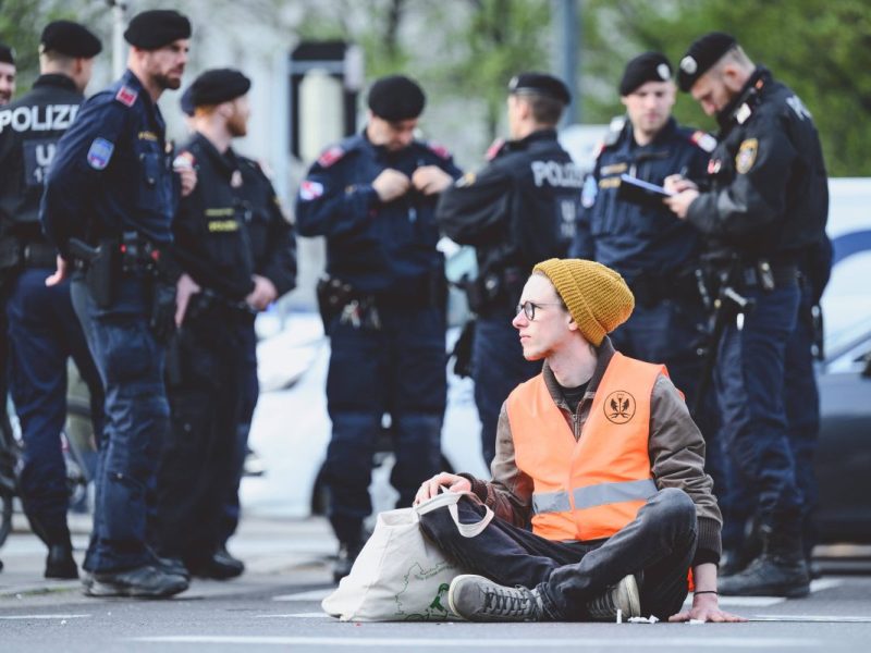 Am Mittwochmorgen gab es in ganz Deutschland eine Razzia bei den Aktivisten der 