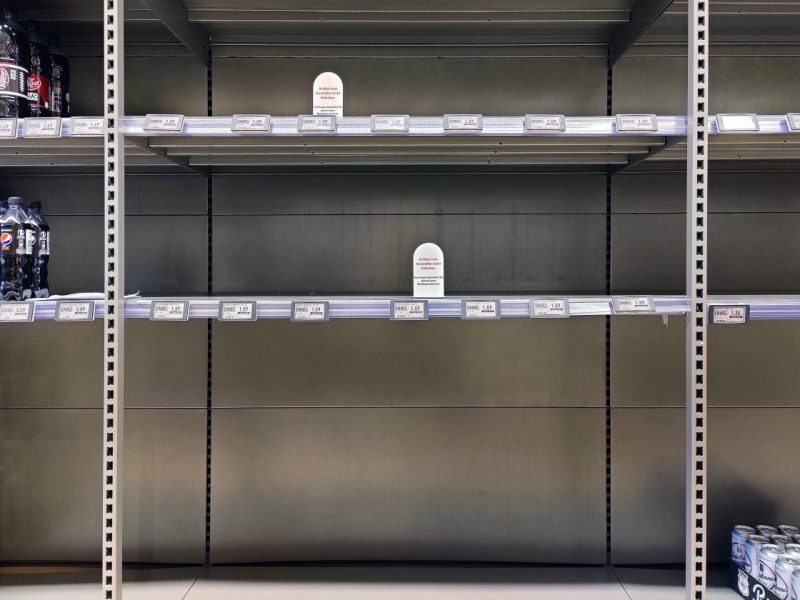 Gibt es bei Aldi, Rewe und Co. bald wieder leere Regale? (Symbolbild)