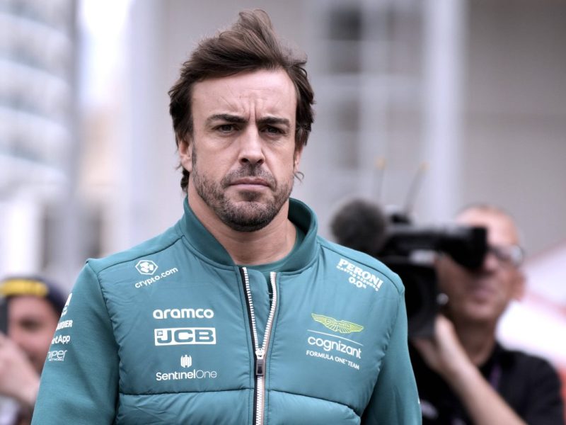 Formel-1-Weltmeister Fernando Alonso heizt die Gerüchteküche weiter ein.
