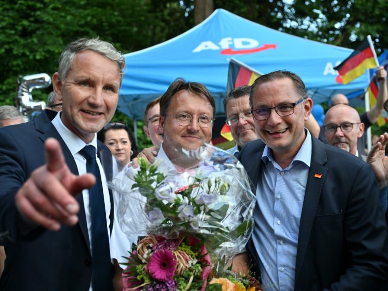 Der AfD-Mann Robert Sesselmann gewann die Landratswahl im thüringischen Sonneberg. Der Verfassungsschutz warnt jetzt vor möglichen Konsequenzen.