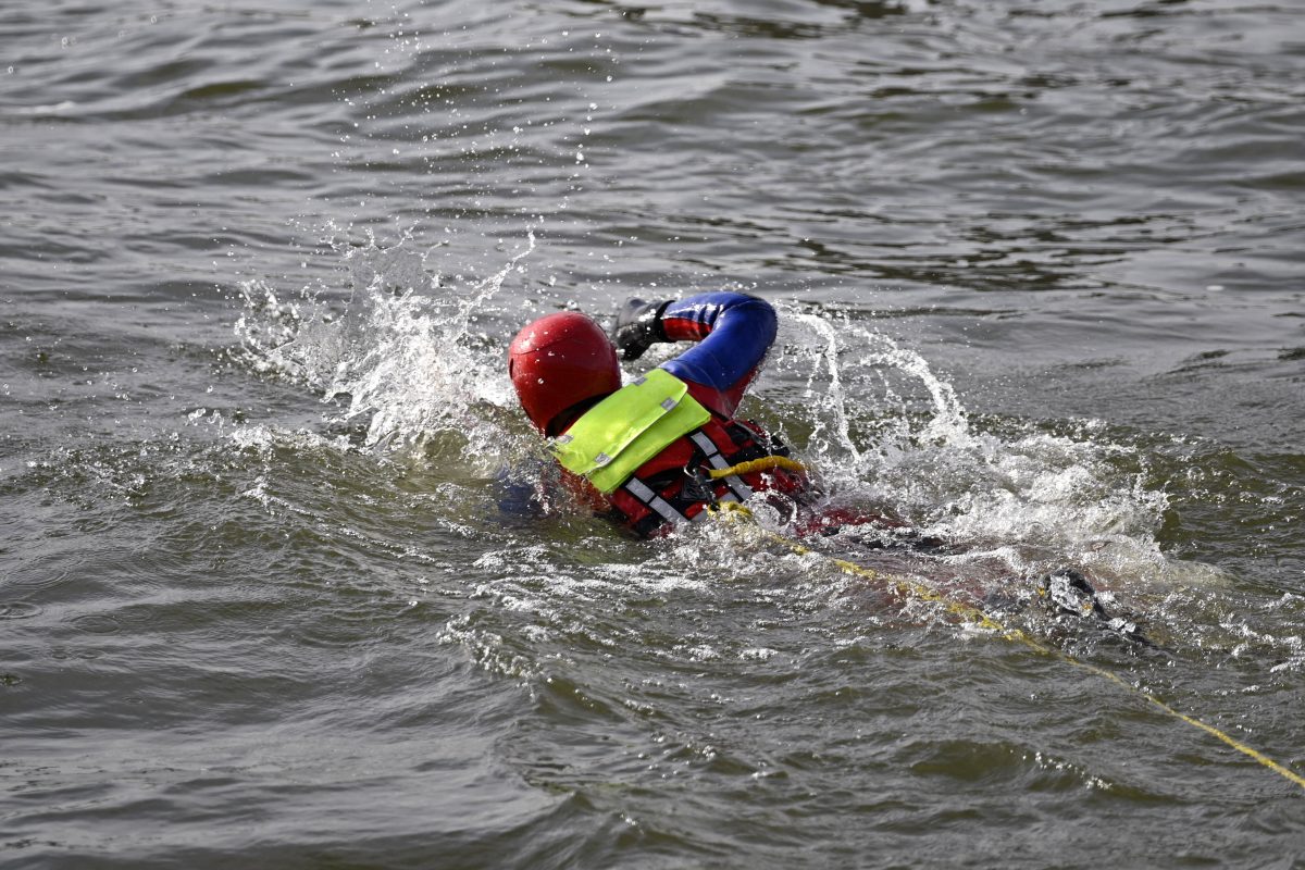 Rettungsschwimmer im Wasser