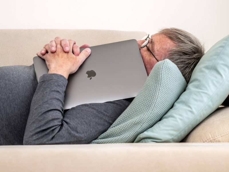 Immer lauter wird die Forderung nach einer Veränderung der Arbeitswelt – kommt die Vier-Tage-Woche? Eine Wirtschafts-Expertin wird deutlich.