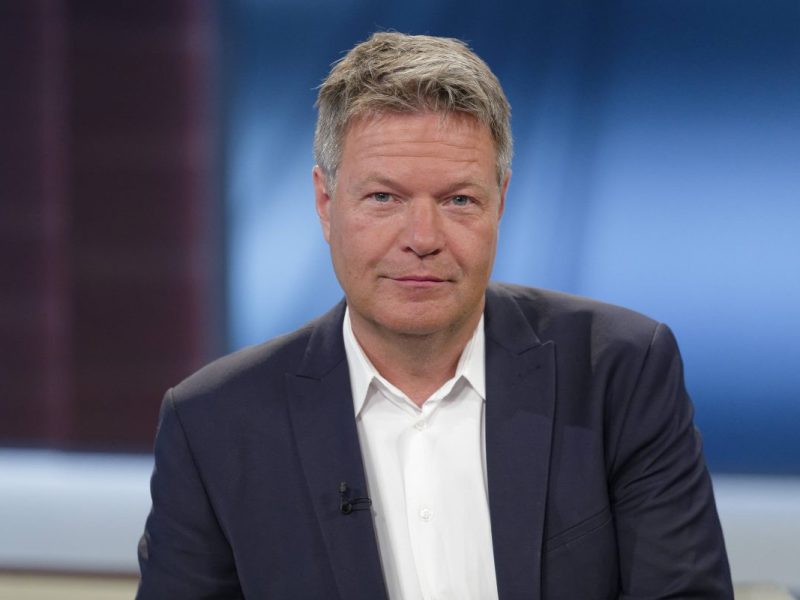 Robert Habeck musste in letzter Zeit viel Kritik zu seinem Heizungsgesetz einstecken. Bei Anne Will (ARD) gesteht er eigene Fehler ein.