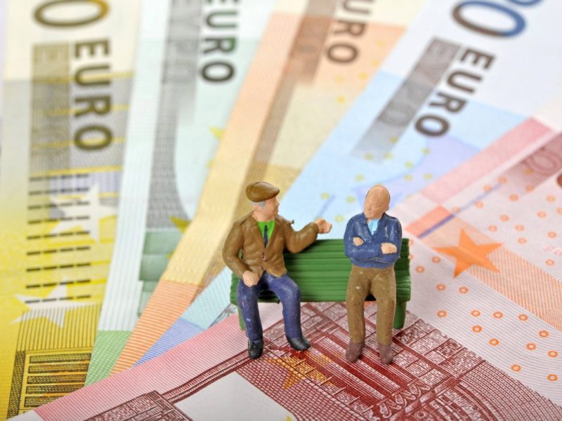 Auch in diesem Jahr wird es wieder eine Erhöhung der Renten geben. Alle Ruheständler können sich ab Juli 2023 über mehr Geld im Geldbeutel freuen.