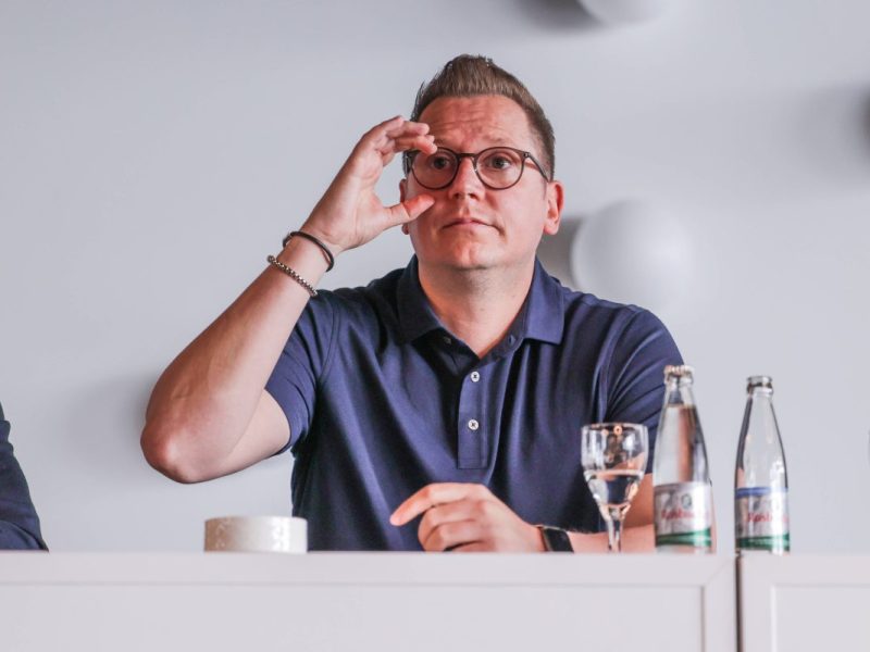 Andre Hechelmann hat beim FC Schalke 04 den Durchblick.