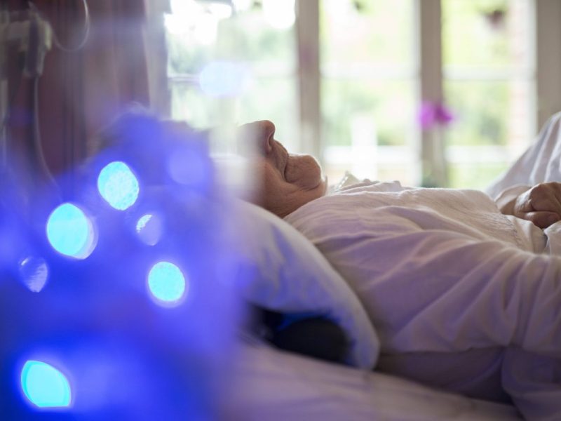 In einem Essener Pflegeheim wurde eine 59-jährige Wachkoma-Patientin von einem Wohnungslosen Mann schwer sexuell missbraucht. Jetzt spricht der Mann vor Gericht.