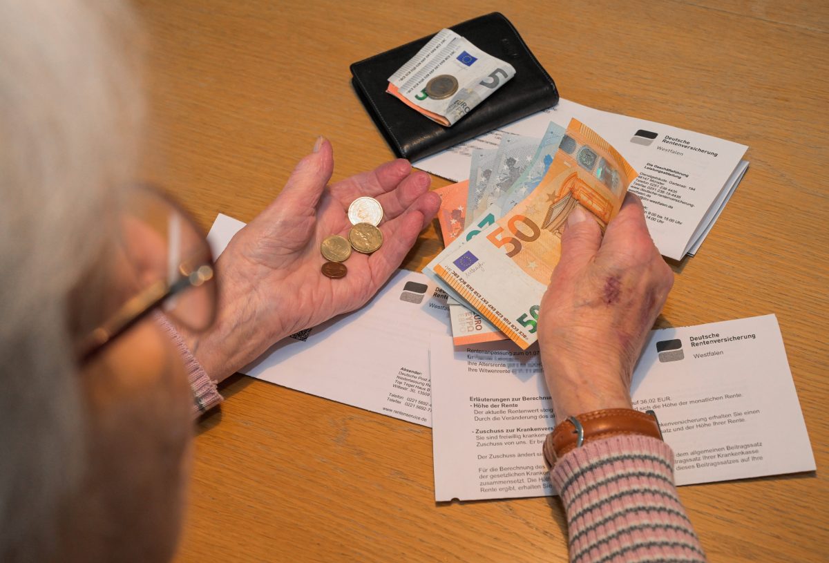 Die Rente reicht bei vielen vorne und hinten nicht aus! Das belegen aktuelle Zahlen des Statistischen Bundesamtes.