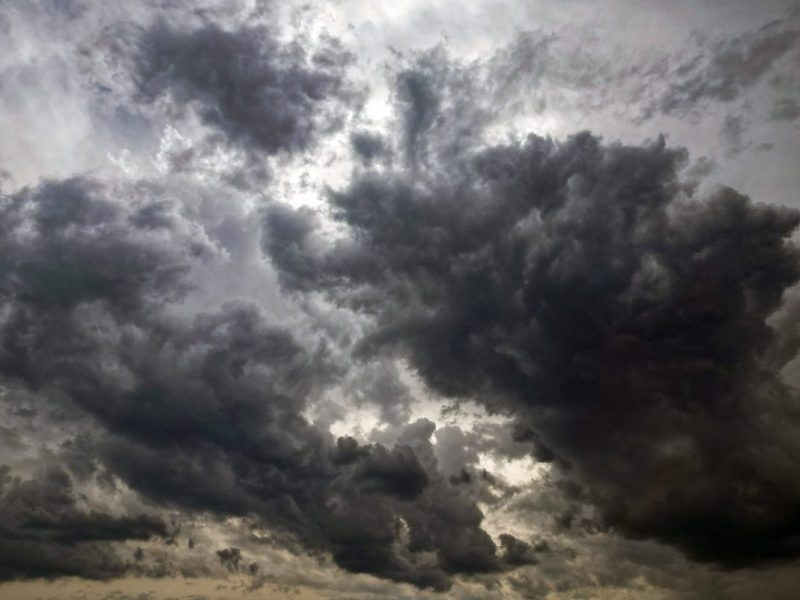 dunkler Wolkenhimmel