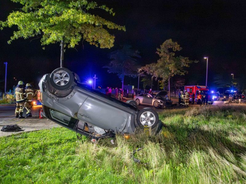 Unfall, Autos, Feuerwehr, Polizei, Essen