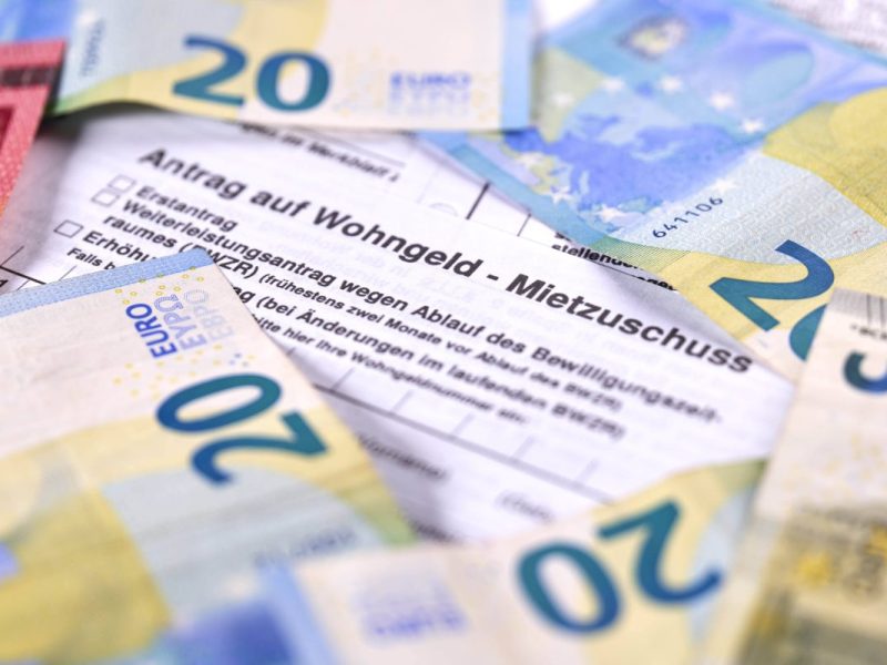 Laut Bundesregierung könnten rund 1,4 Millionen weitere Haushalte einen Anspruch auf das Wohngeld haben. Doch die Bearbeitungen können zum Problem werden.