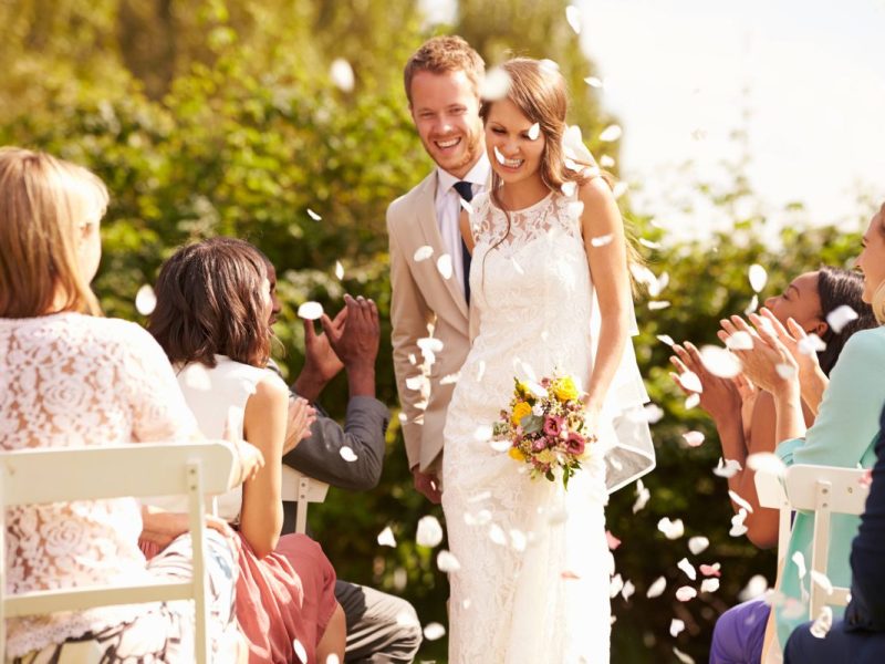 Hochzeit-Gäste erzählen von ihren schlimmen Erfahrungen während der Feierlichkeiten.