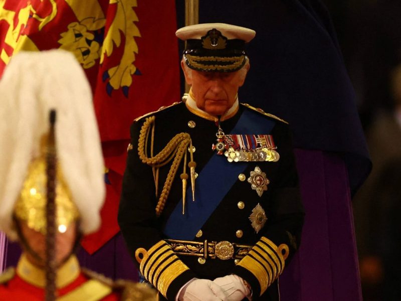 König Charles III. meldet sich am Todestag seiner Mutter.