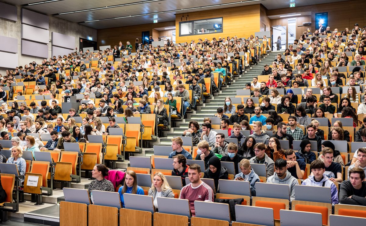 Seit März können Studenten und Fachschüler die Einmalzahlung in Höhe von 200 Euro beantragen. Die Frist läuft bald ab – jetzt noch schnell Antrag stellen!