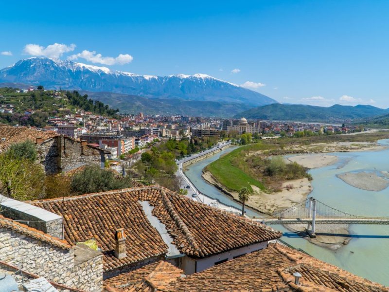 Der Urlaub in Albanien sorgt nun für einen Eklat.