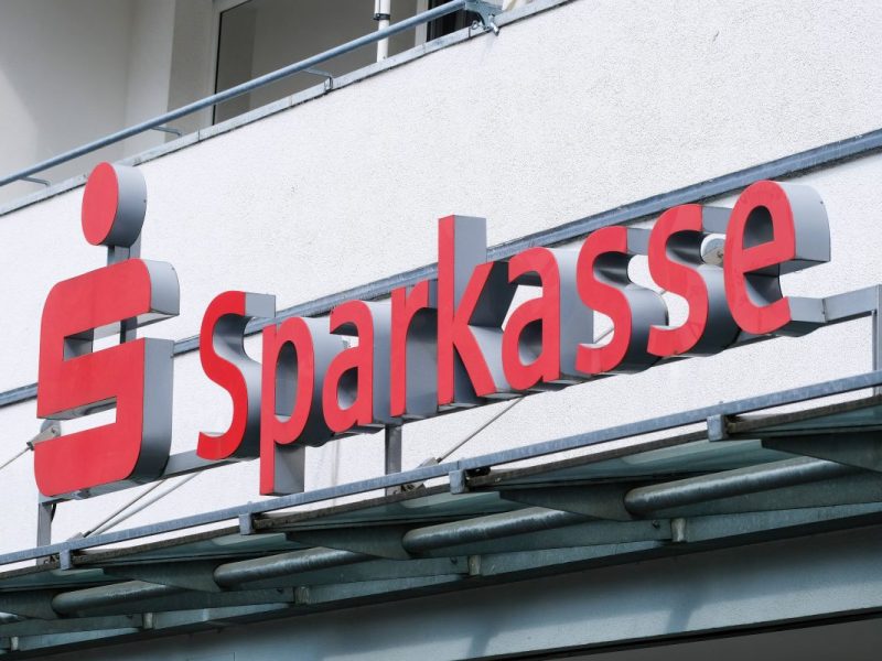 Sparkasse Duisburg geht gegen Falschparker vor. Die Kunden müssen jetzt aufpassen.