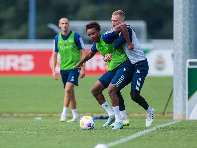 Einige Trainings können die Fans des FC Schalke 04 bald live verfolgen.