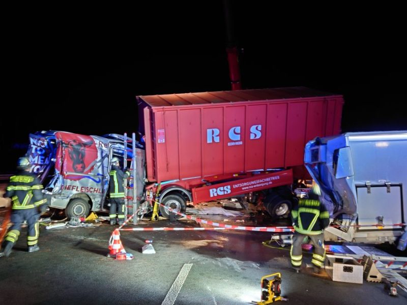 Dortmund: Auf der A1 kam es in der Nacht zu Mittwoch (4. Oktober) zu einem tödlichen LKW-Unfall.