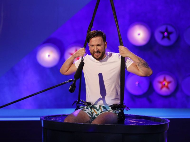 Schlagerstar Michael Wendler sorgt für Lacher bei Fans.