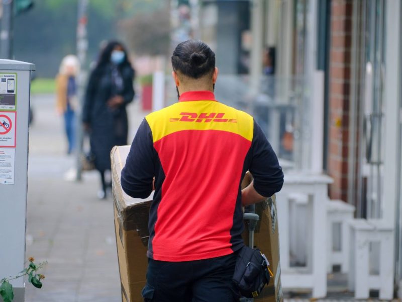 DHL