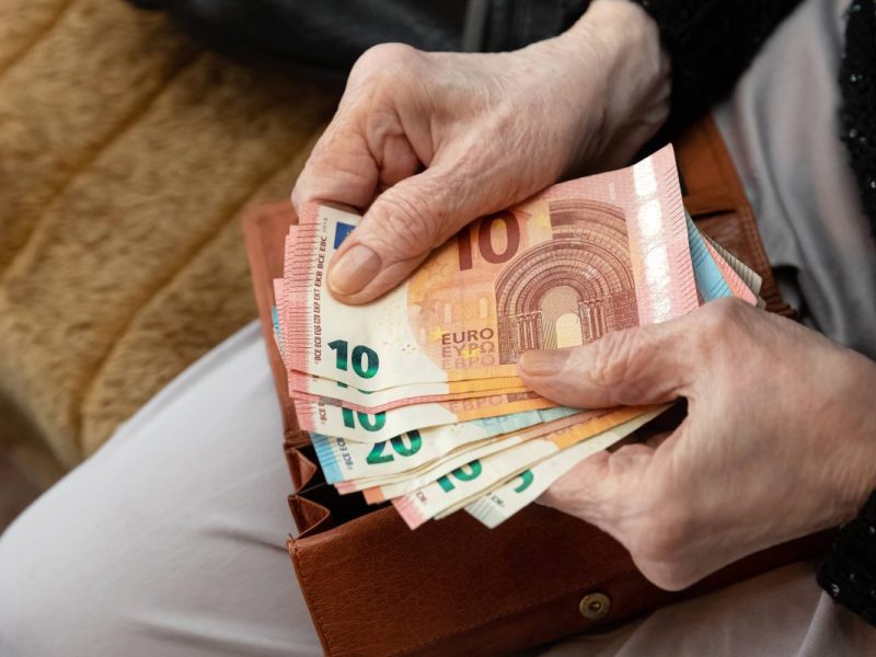 Da bahnt sich eine schöne Erhöhung der Rente 2024 an!