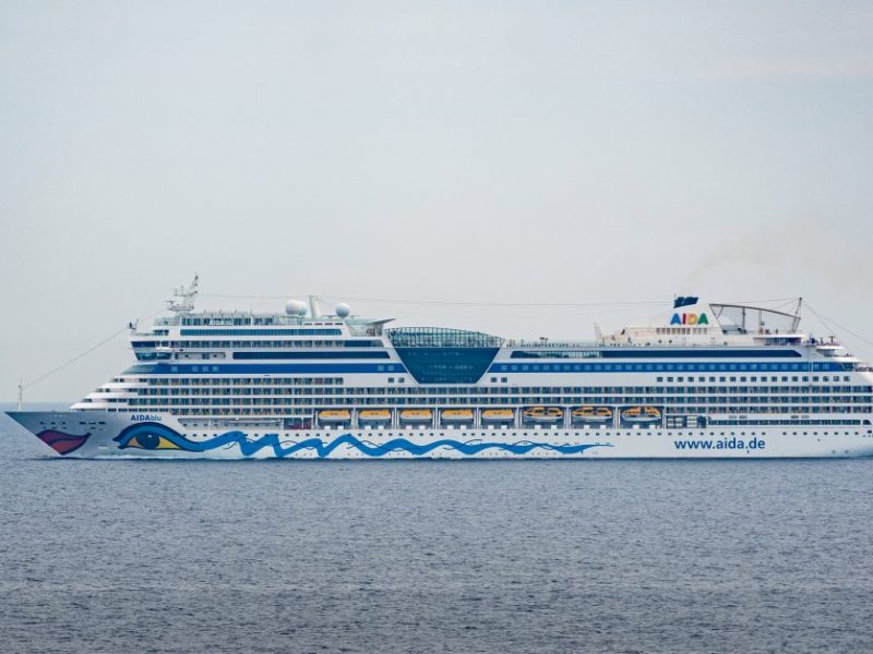 Das Kreuzfahrschiff Aida Blu wurde auf hoher See darum gebeten, einem Flüchtlingsboot zu helfen.