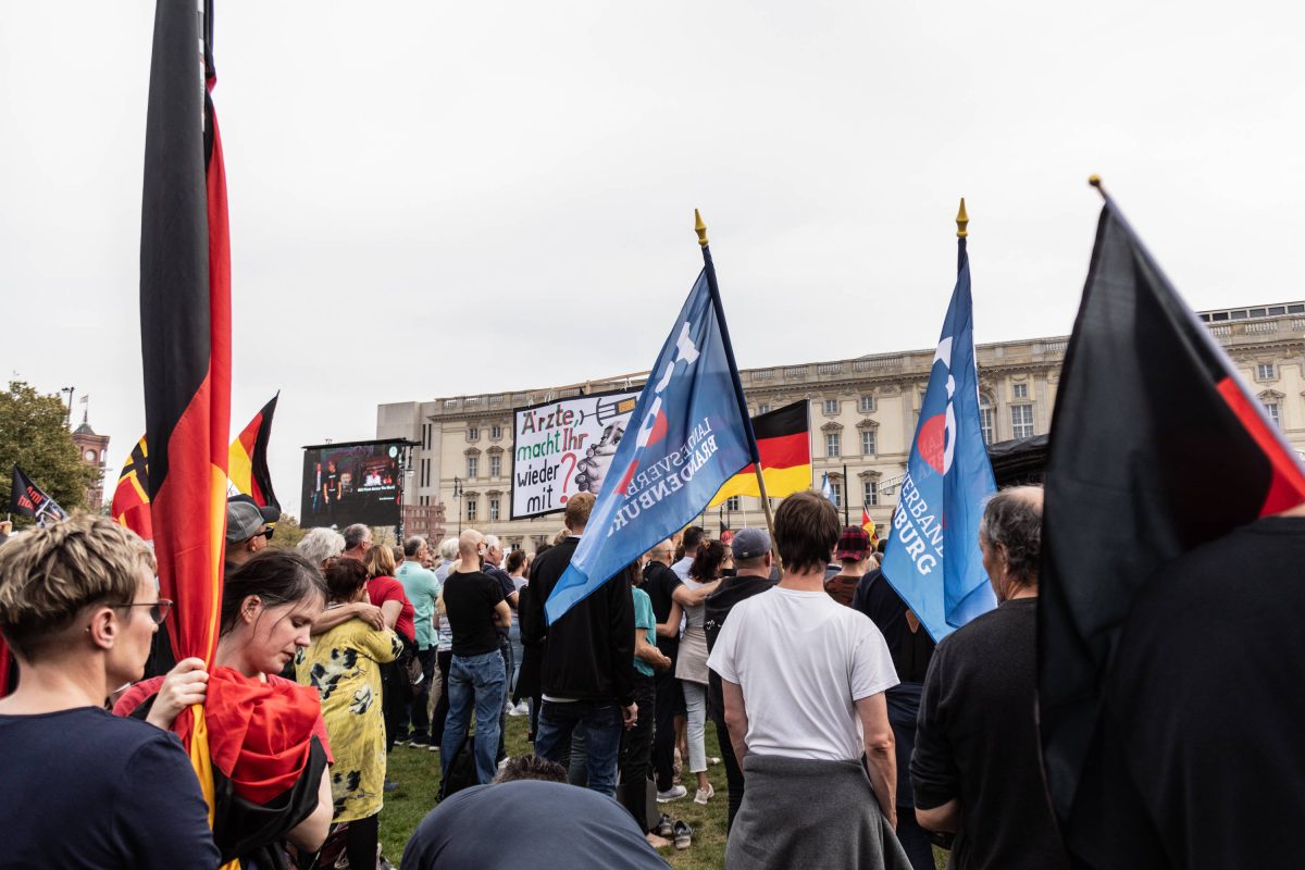 Eine Umfrage zeigt eine erstaunliche Entwicklung: Viele AfD-Anhänger wollen gar nicht in dem Land leben, das ihre Partei selbst so preist.