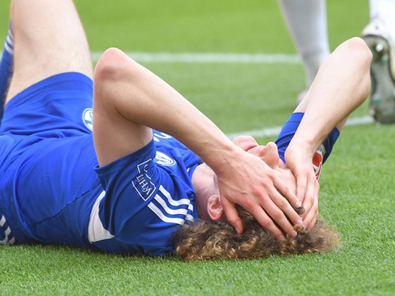 Ein ehemaliger Schalke-Spieler erlebt das nächste Drama.