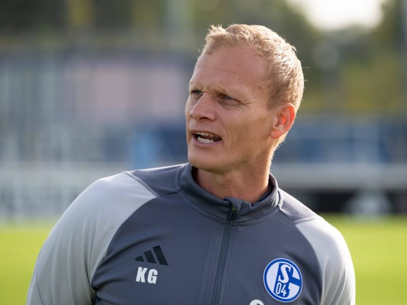 Karel Geraerts muss beim FC Schalke 04 über einen bestimmten Spieler nachdenken.