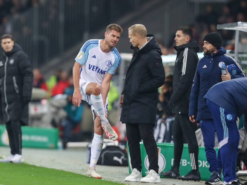 St. Pauli - FC Schalke 04: Bittere Nachrichten für Simon Terodde.