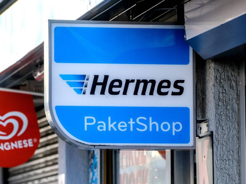 Deutsche Post, Hermes, DPD und Co.: mit diesem Trick kommen die Weihnachtsgeschenke rechtzeitig an.