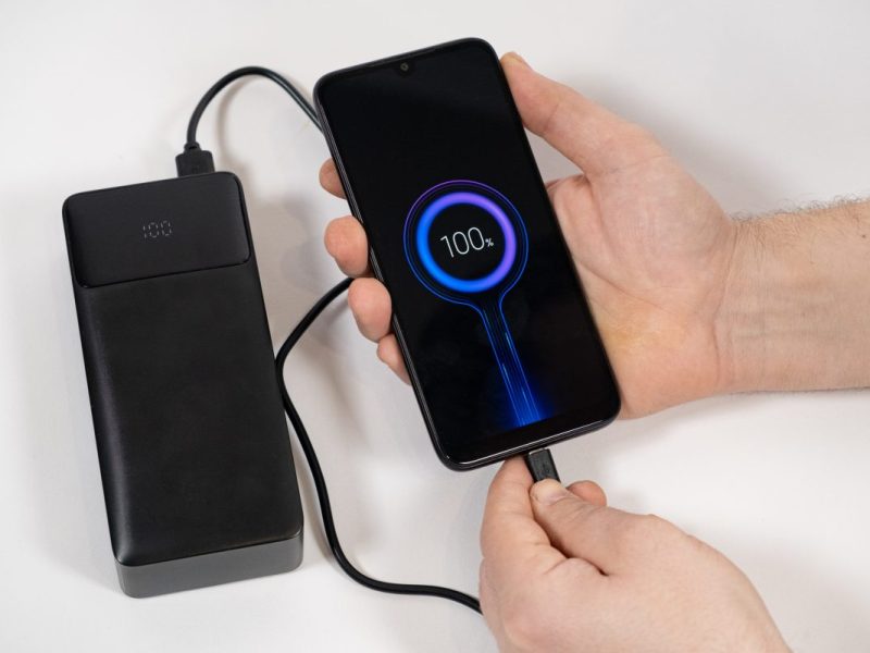 Was sind die besten Powerbanks für iPhone, Laptop und Co.? Stiftung Warentest hat getestet.