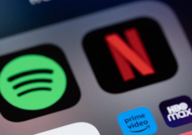 Netflix und Spotify haben die Preise unwirksam erhöht, entschied jetzt ein Gericht.