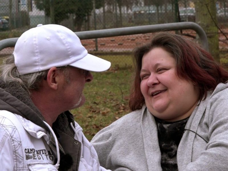 Bürgergeld-Empfängerin bekommt einen Heiratsantrag. Doch eine Sache fehlt.