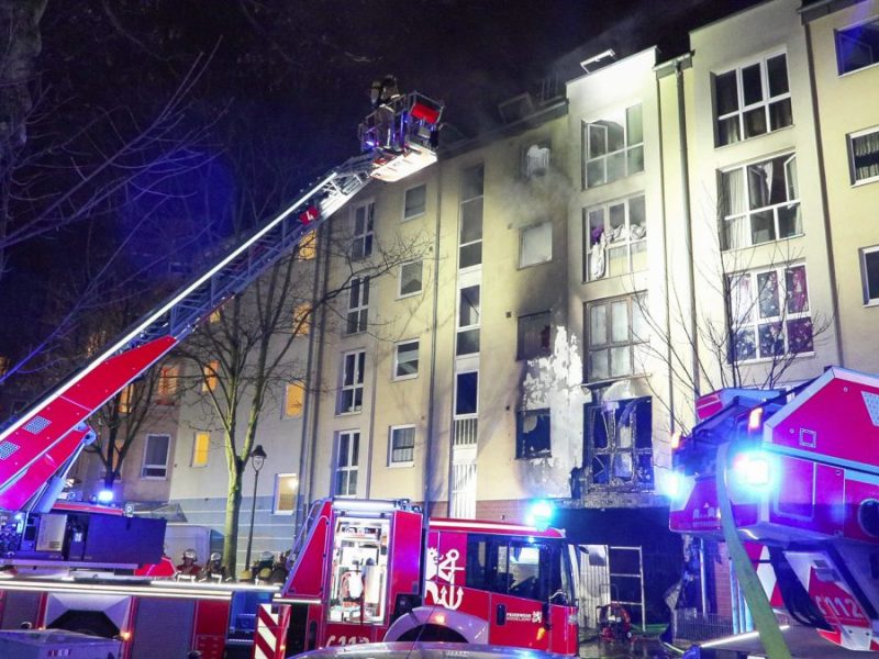 In Düsseldorf-Oberbilk kam es kurz vor Weihnachten zu einem schweren Brand eines Mehrfamilienhauses.