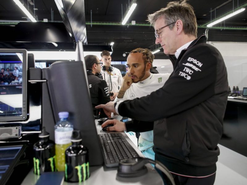 Formel 1: Sorgenvolle Blicke bei Mercedes.