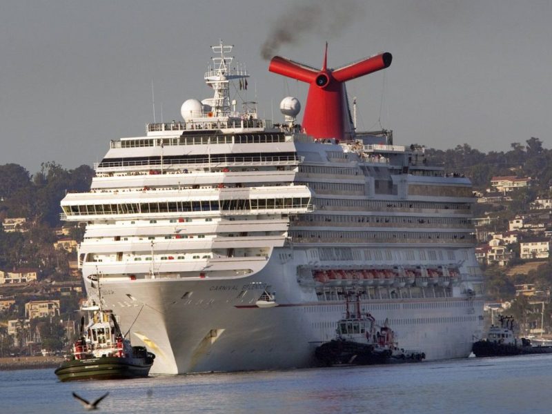 Ein Kreuzfahrt-Gigant der Kreuzfahrt: Ein Gigant der Carnival Cruise.