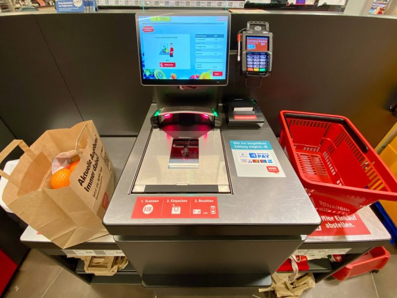 Aldi, Rewe und Co. haben immer mehr SB-Kassen. Droht ihnen nun das Aus?