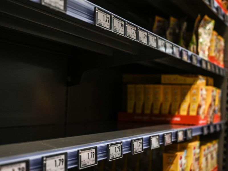 Rewe-Filialen in NRW mit leeren Regalen