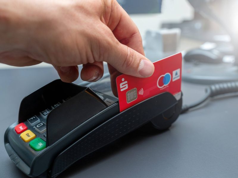 Sparkassen -Kunden werden von Doppel-Abbuchungen überrascht