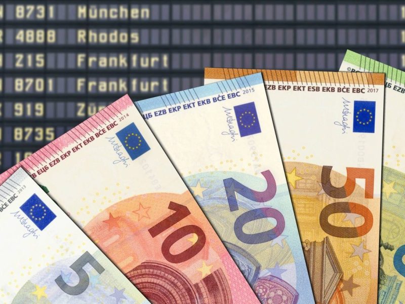 Achtung! Flugreisen werden in Deutschland teurer.