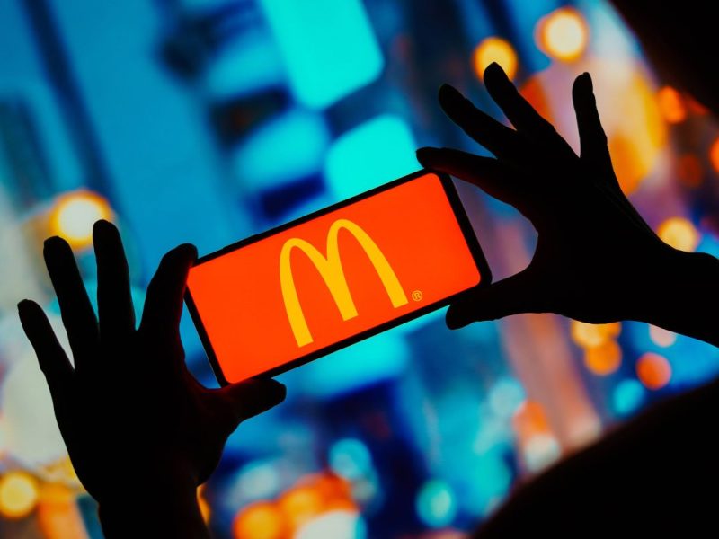 McDonald's gibt Zusammenarbeit mit Google bekannt.