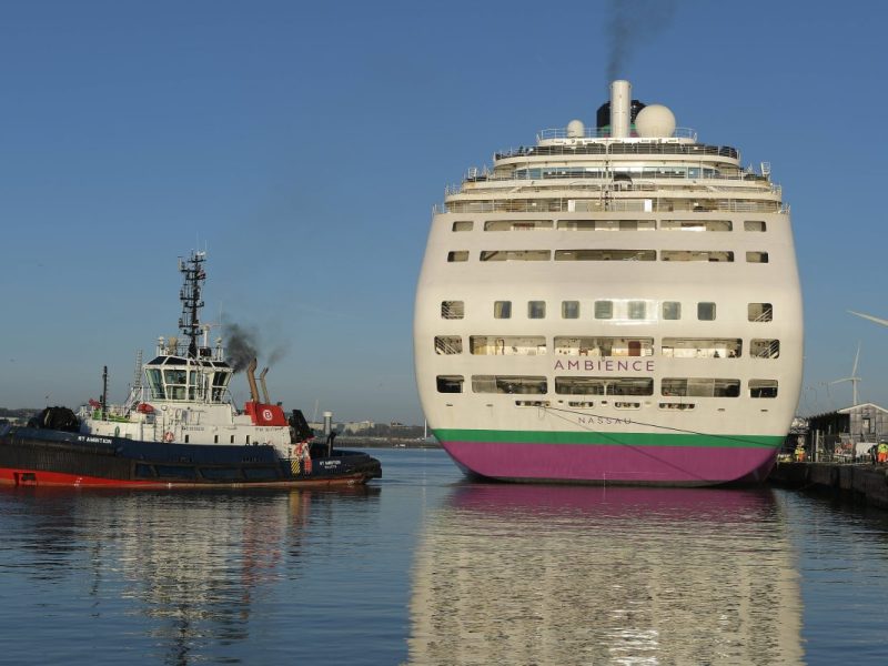 Junges Hochzeits-Paar erlebt wahren Albtraum durch Kreuzfahrt-Schiff.